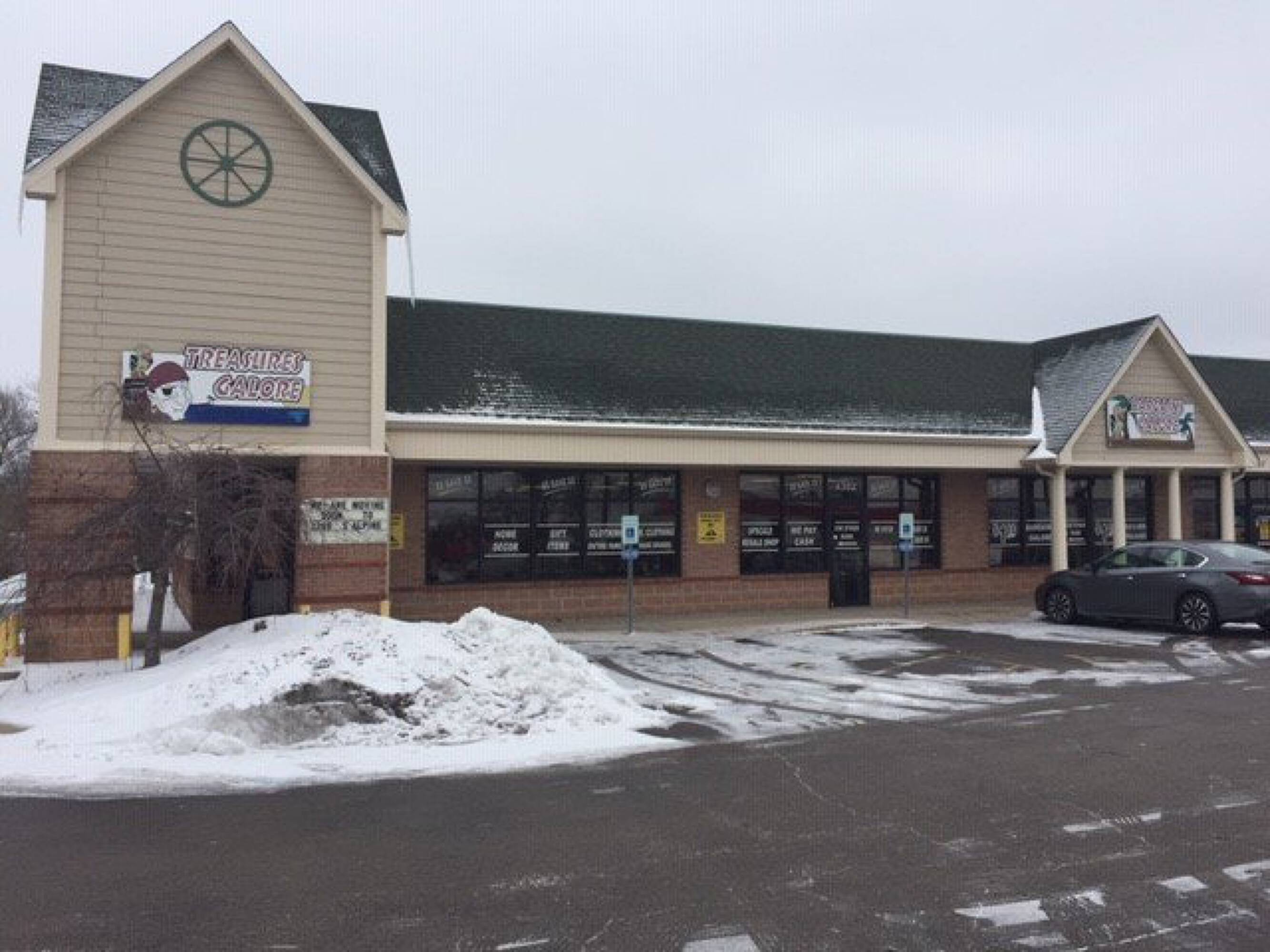 4320 Sandy Hollow Rd, Rockford, IL 61109