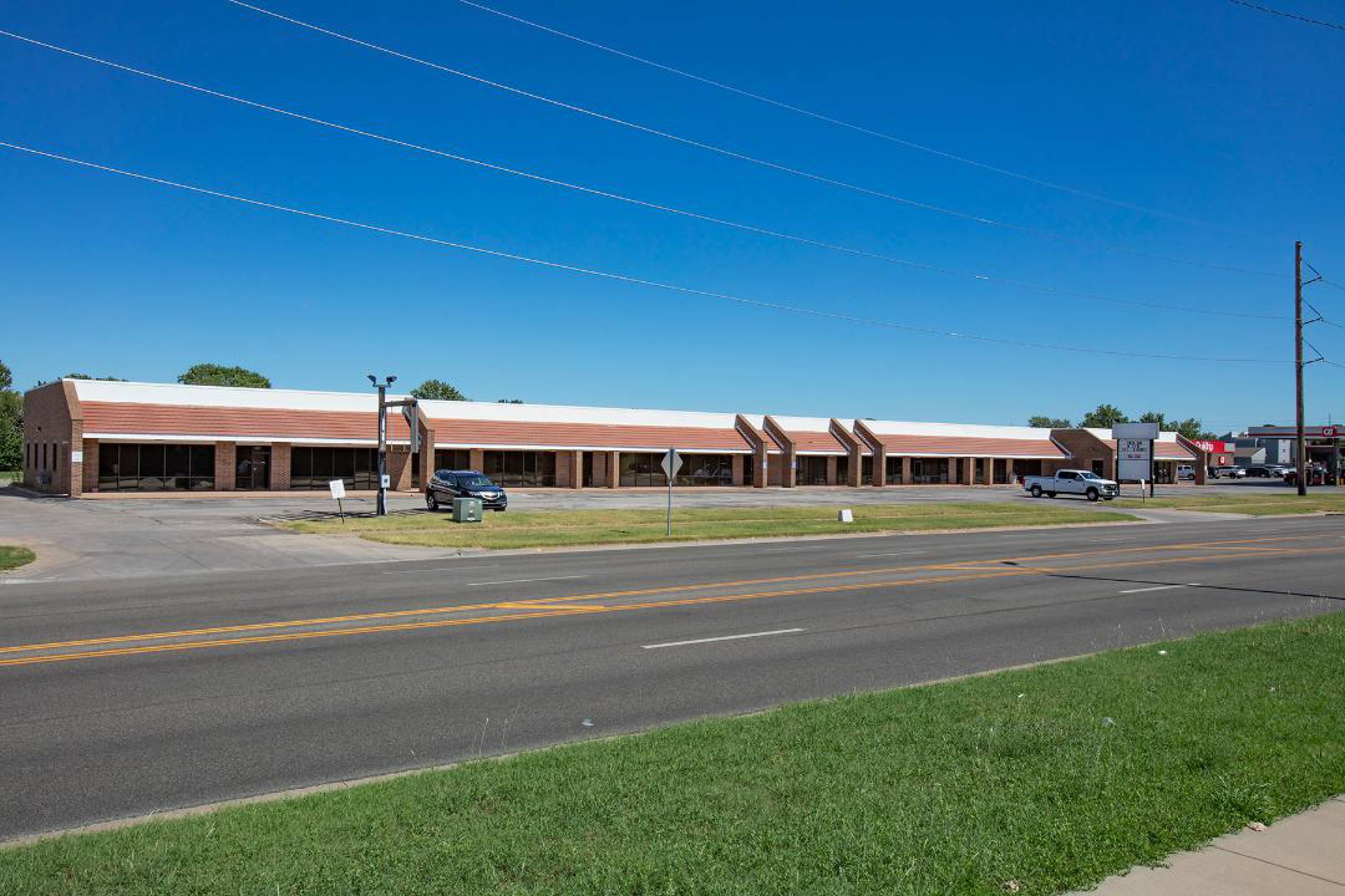 2040 S Rock Rd, Wichita, KS 67207