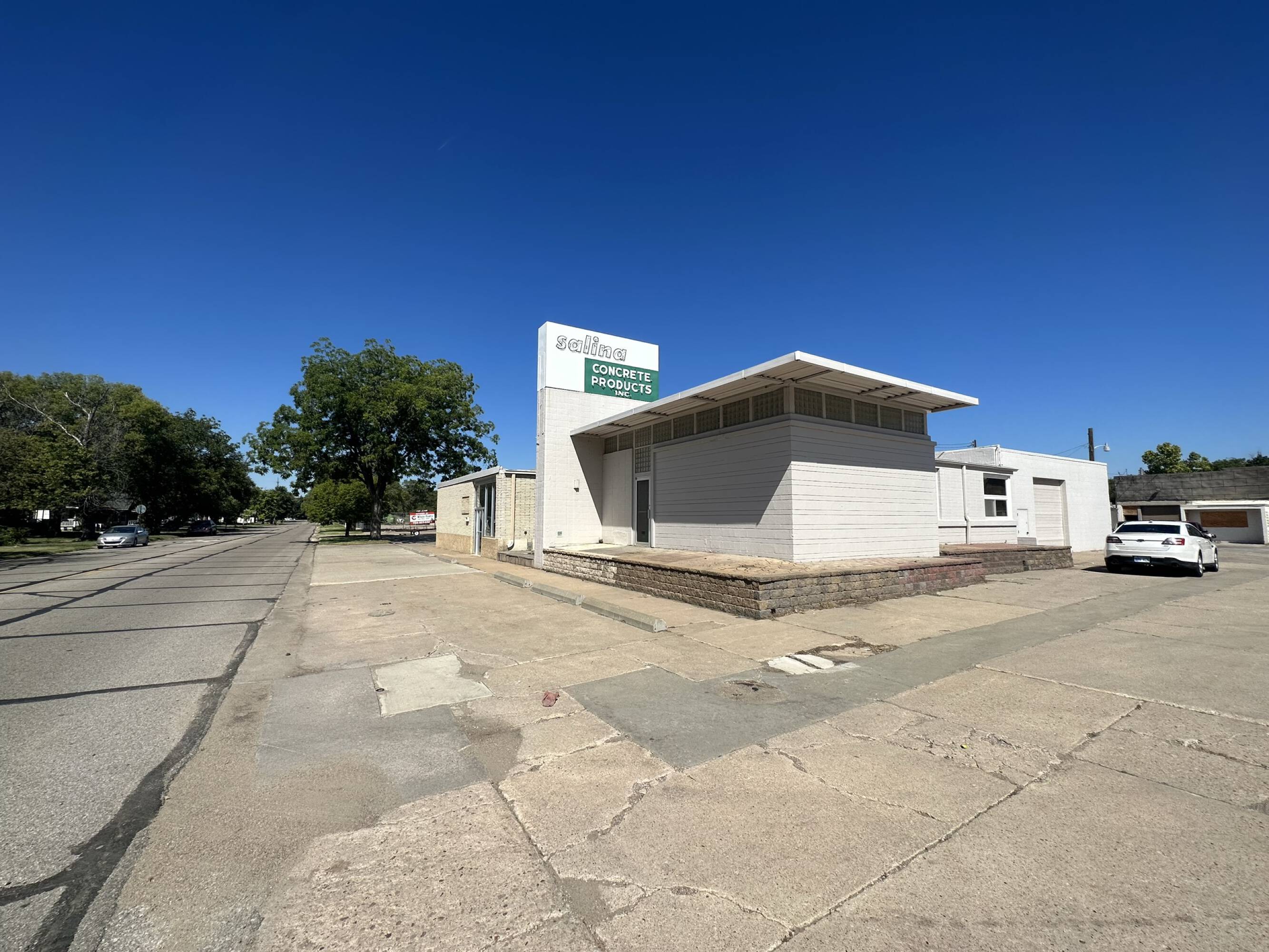 1100 W Ash St, Salina, KS 67401