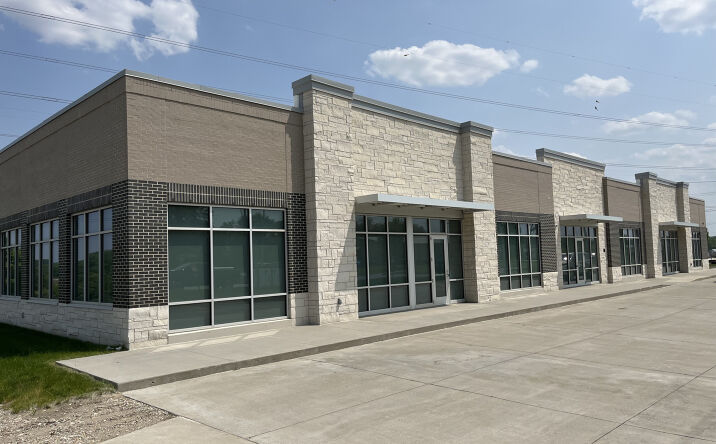 Pictures of Office, Industrial property located at 5501 NW Beaver Dr, Johnston, IA 50131 for lease - image #1