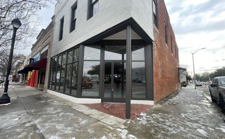 Pictures of Retail property located at 400 Evans St, Greenville, NC 27858 for lease - image #1