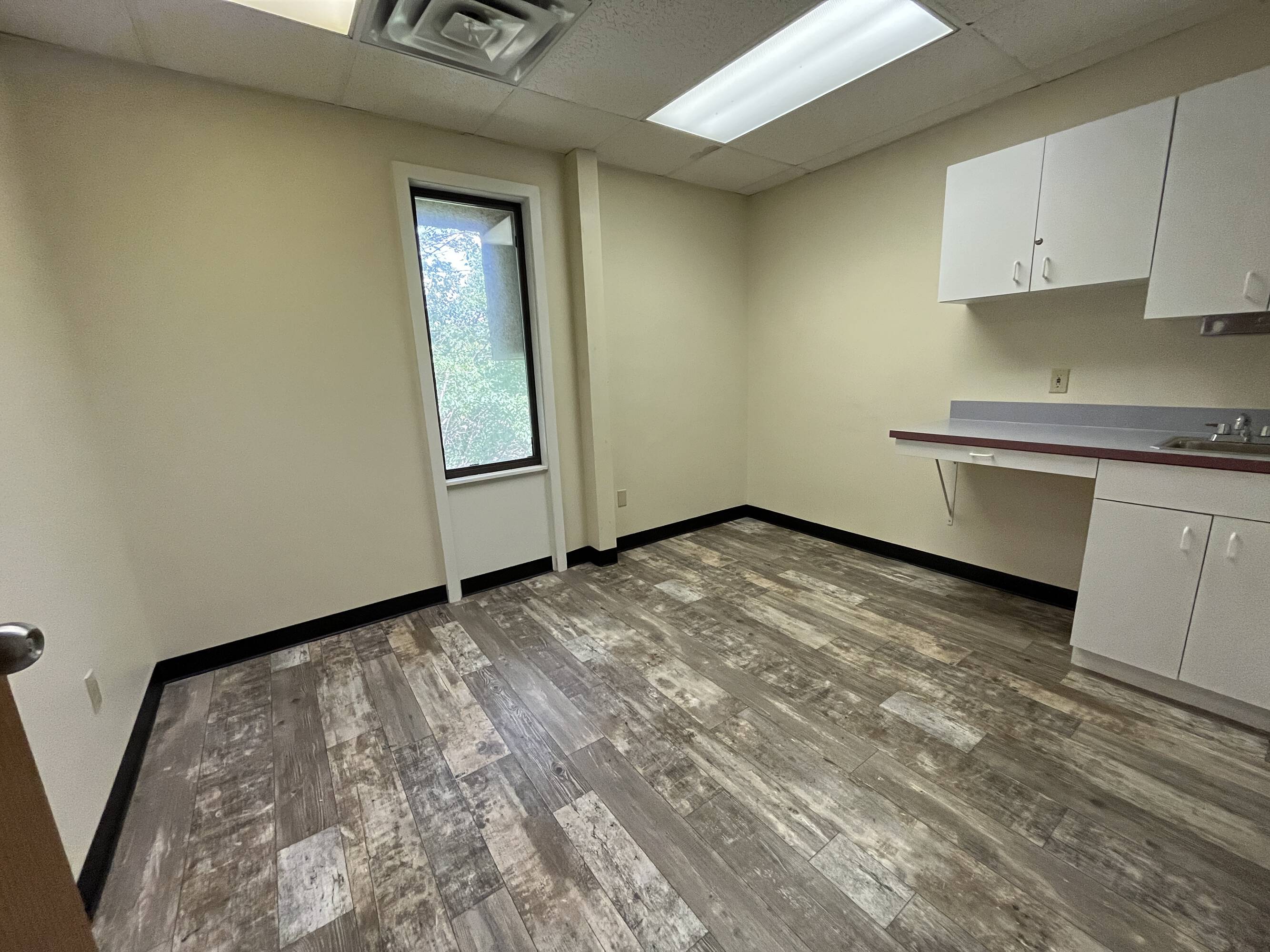 G3500 Flushing Rd, Flint, MI 48504