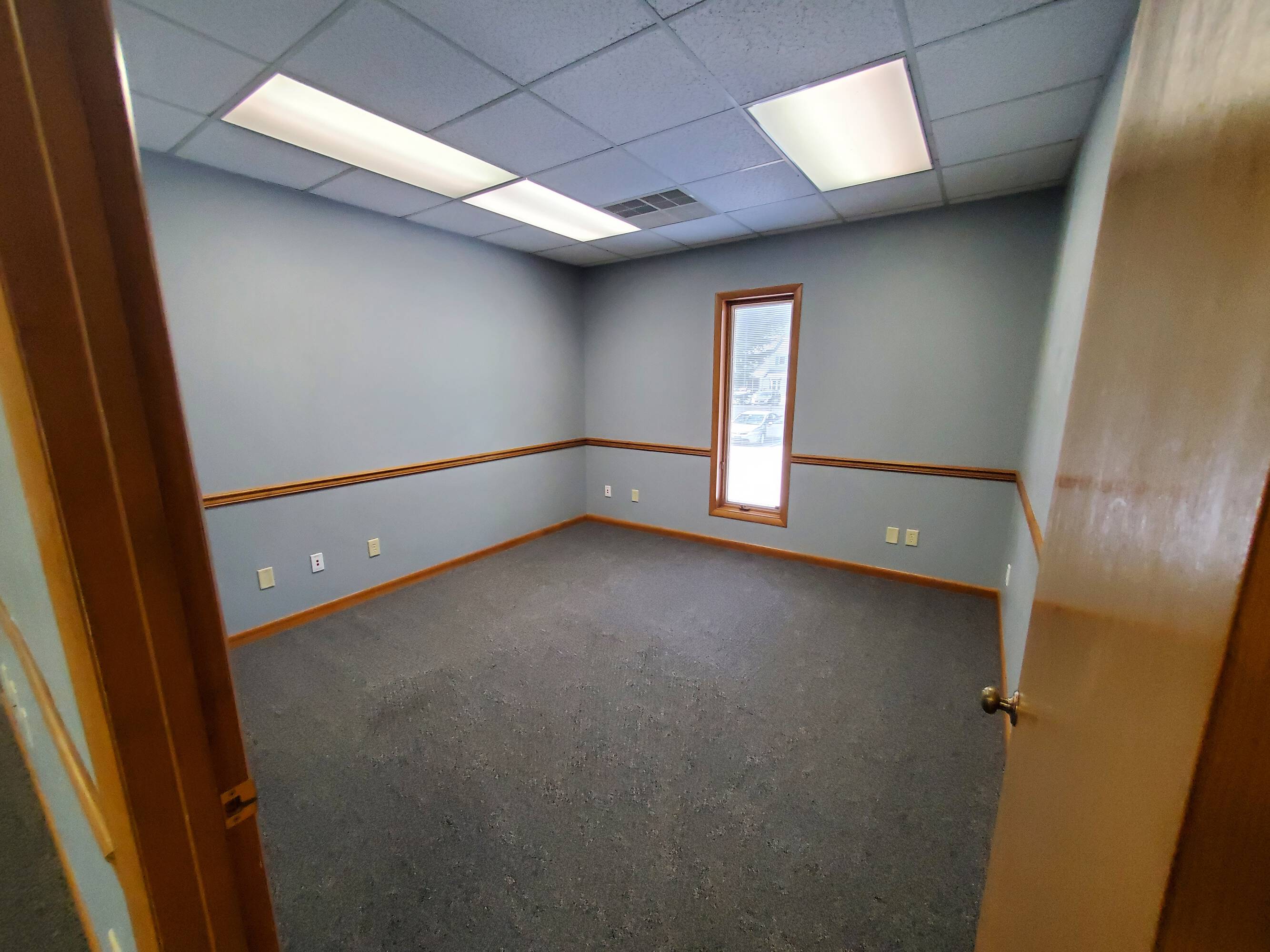 753 Walker Rd, Dover, DE 19904