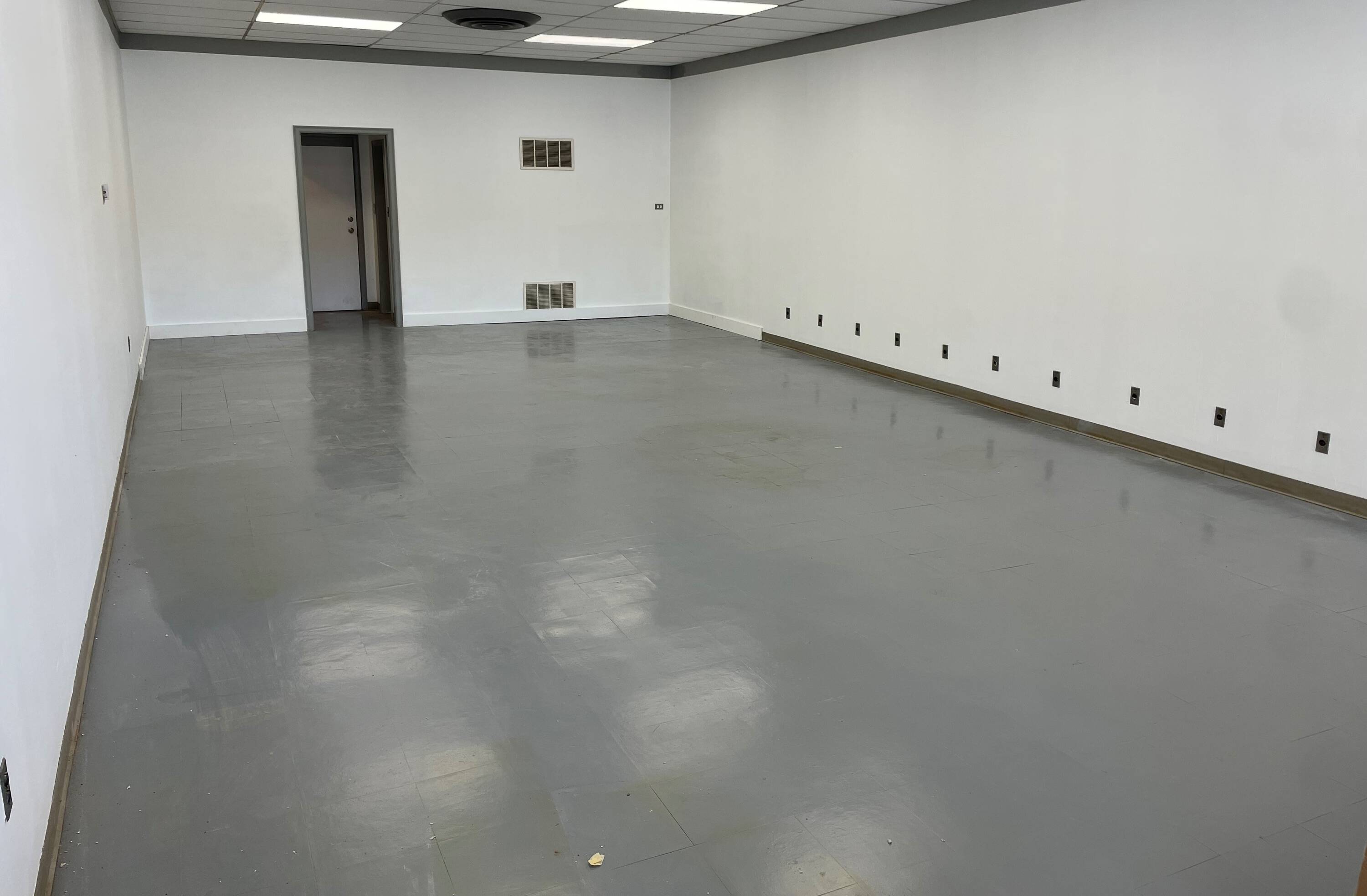 2105 Apperson Dr, Salem, VA 24153