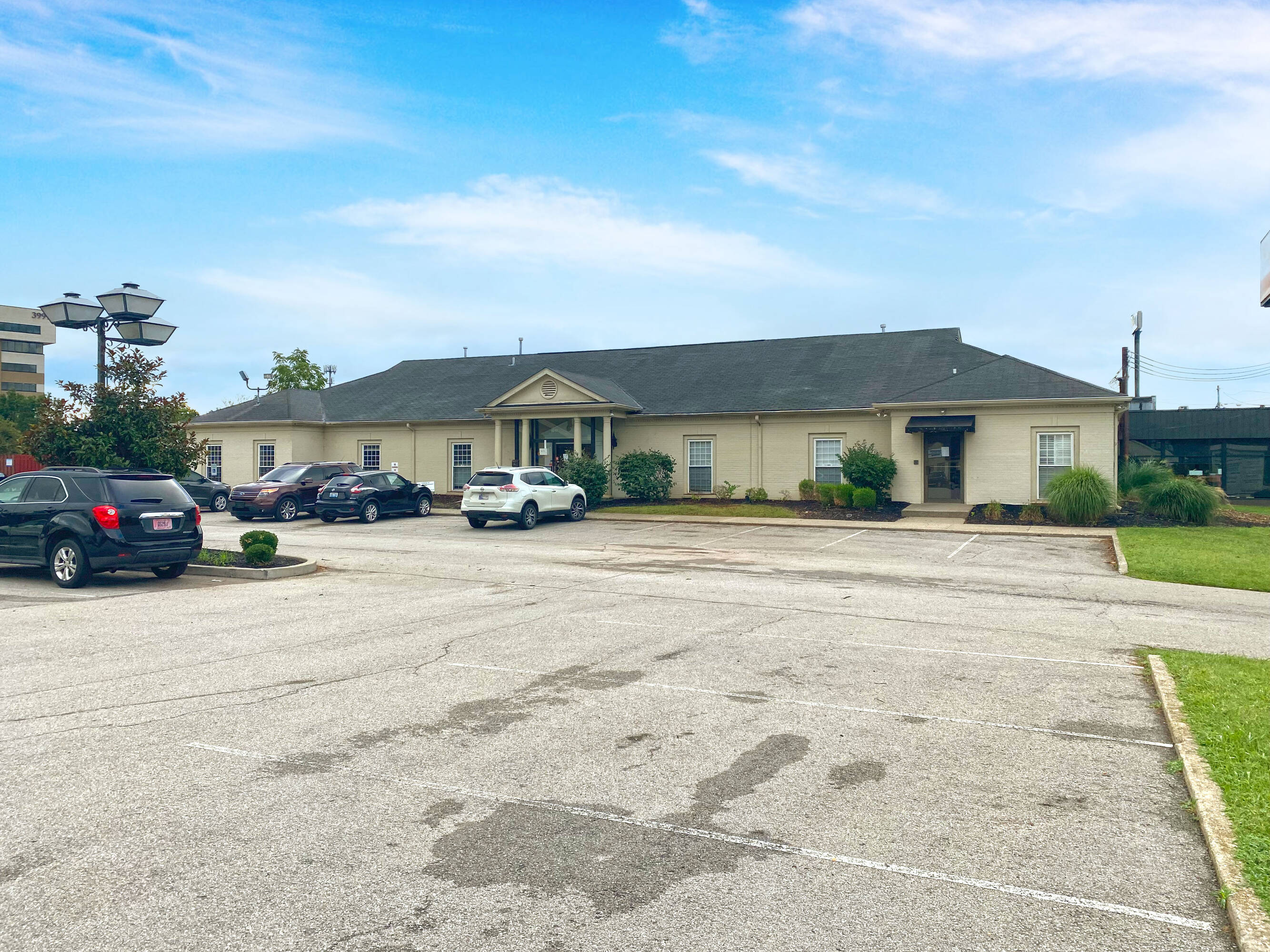 1017 Dupont Rd, St Matthews, KY 40207