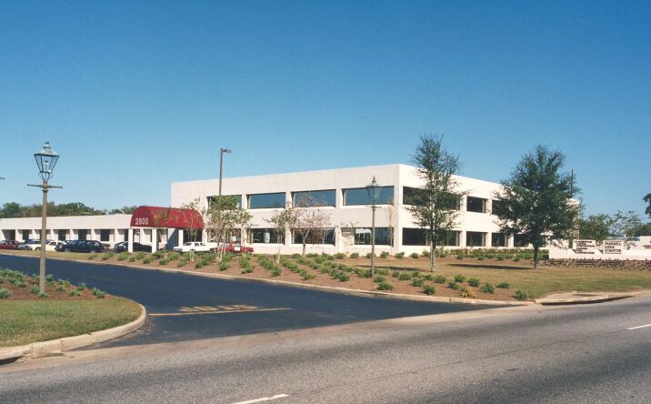 Pictures of Office property located at 2800 Dauphin St, Mobile, AL 36606 for lease - image #1