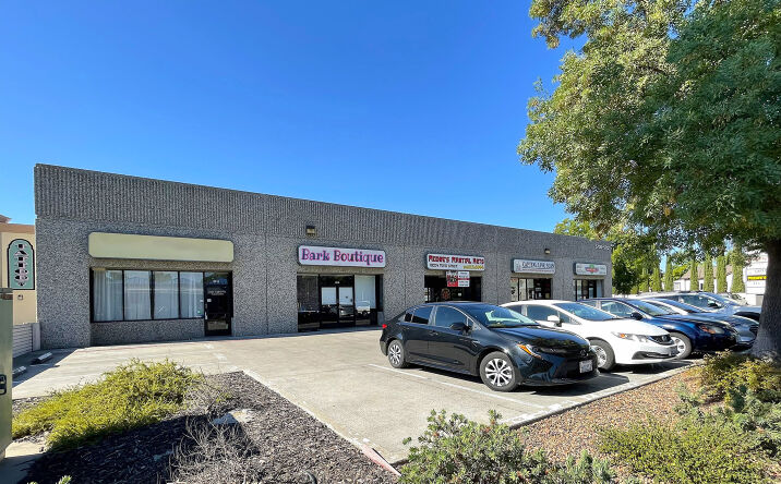 Pictures of Retail property located at 5710 Broadway, Sacramento, CA 95820 for lease - image #1