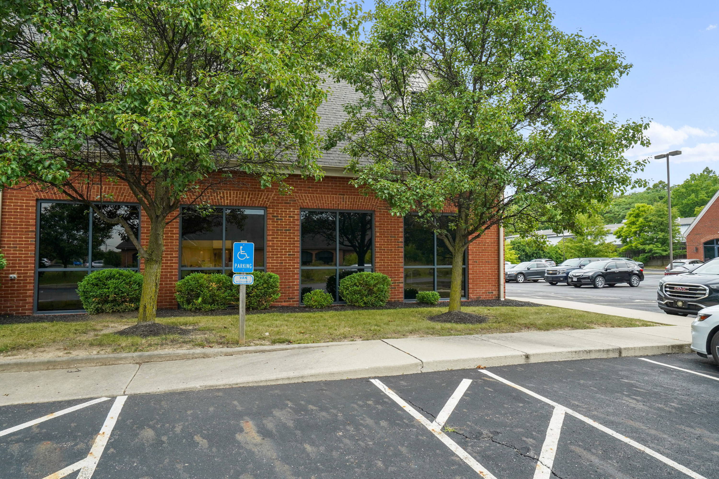2150 Marble Cliff Office Park, Columbus, OH 43215