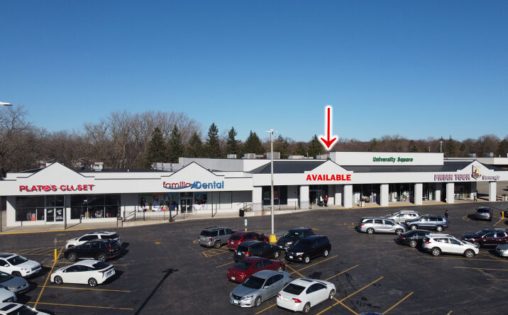 Pictures of Retail property located at 5001 N University St, Peoria, IL 61614 for lease - image #1