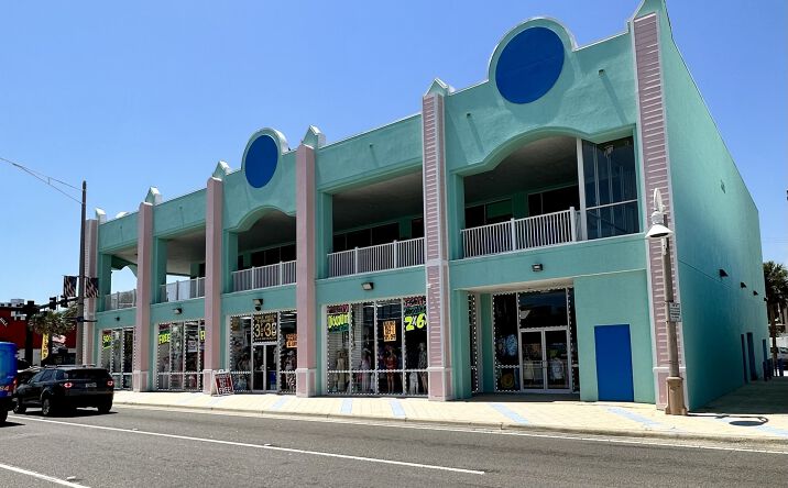 Pictures of Retail property located at 901 Main St Bridge, Daytona Beach, FL 32118 for lease - image #1