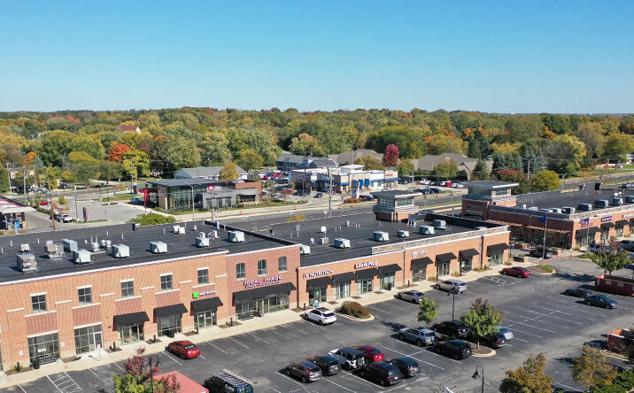 Pictures of Retail property located at 15375-15445 W. Bluemound Rd, Brookfield, WI 53005 for lease - image #1