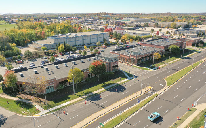Pictures of Retail property located at 15375 W Bluemound Rd, Brookfield, WI 53005 for lease - image #1