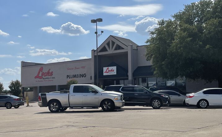 Pictures of Retail, Office, Restaurant property located at 719 N Hampton Rd, DeSoto, TX 75115 for sales - image #1