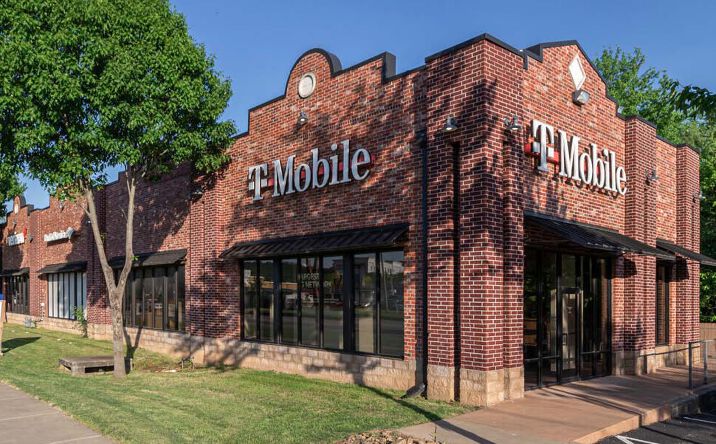 Pictures of Retail property located at 2737 M.L.K. Jr Blvd, Fayetteville, AR 72701 for lease - image #1