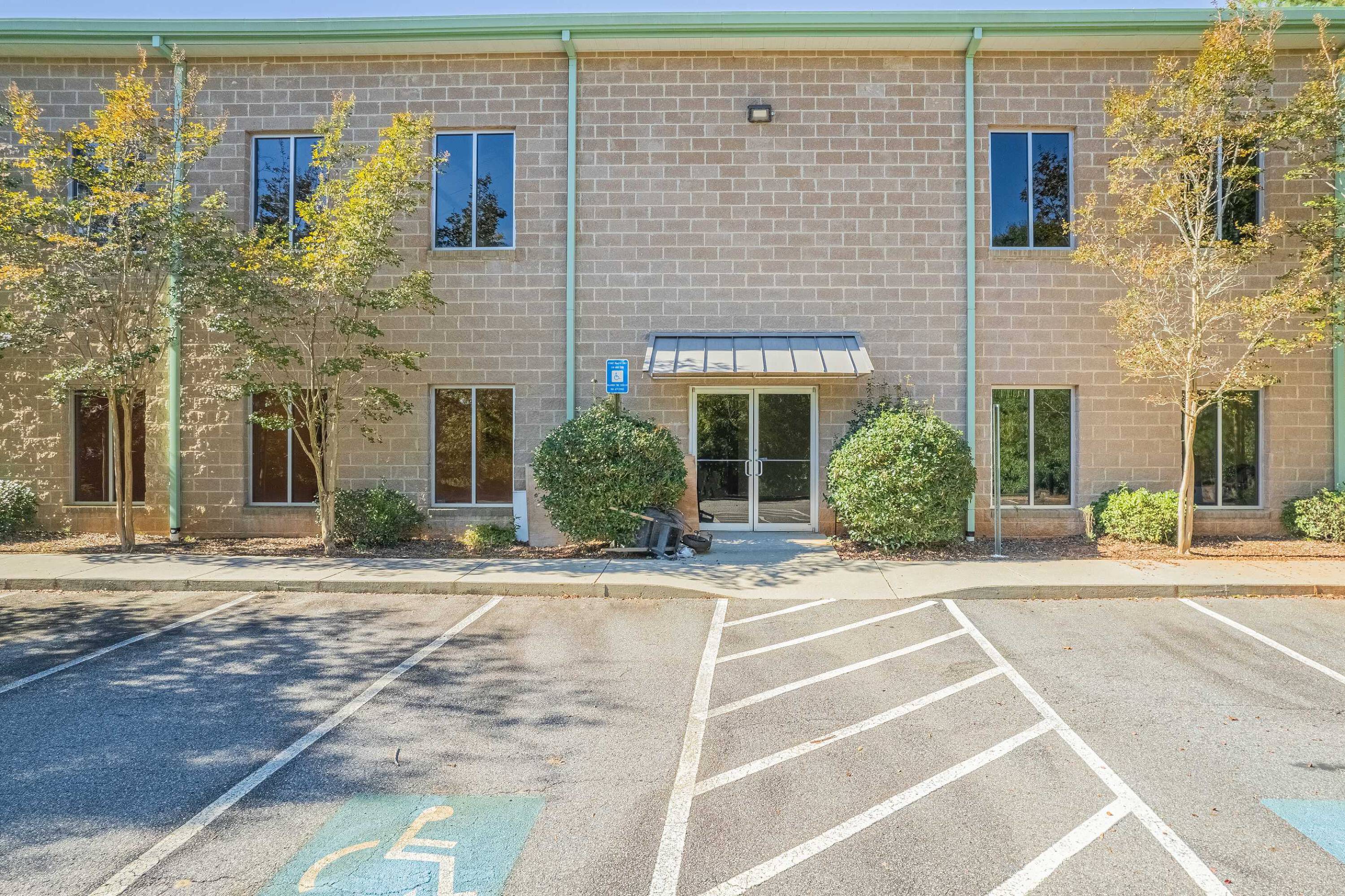 592 Ridgeway Rd, Commerce, GA 30529