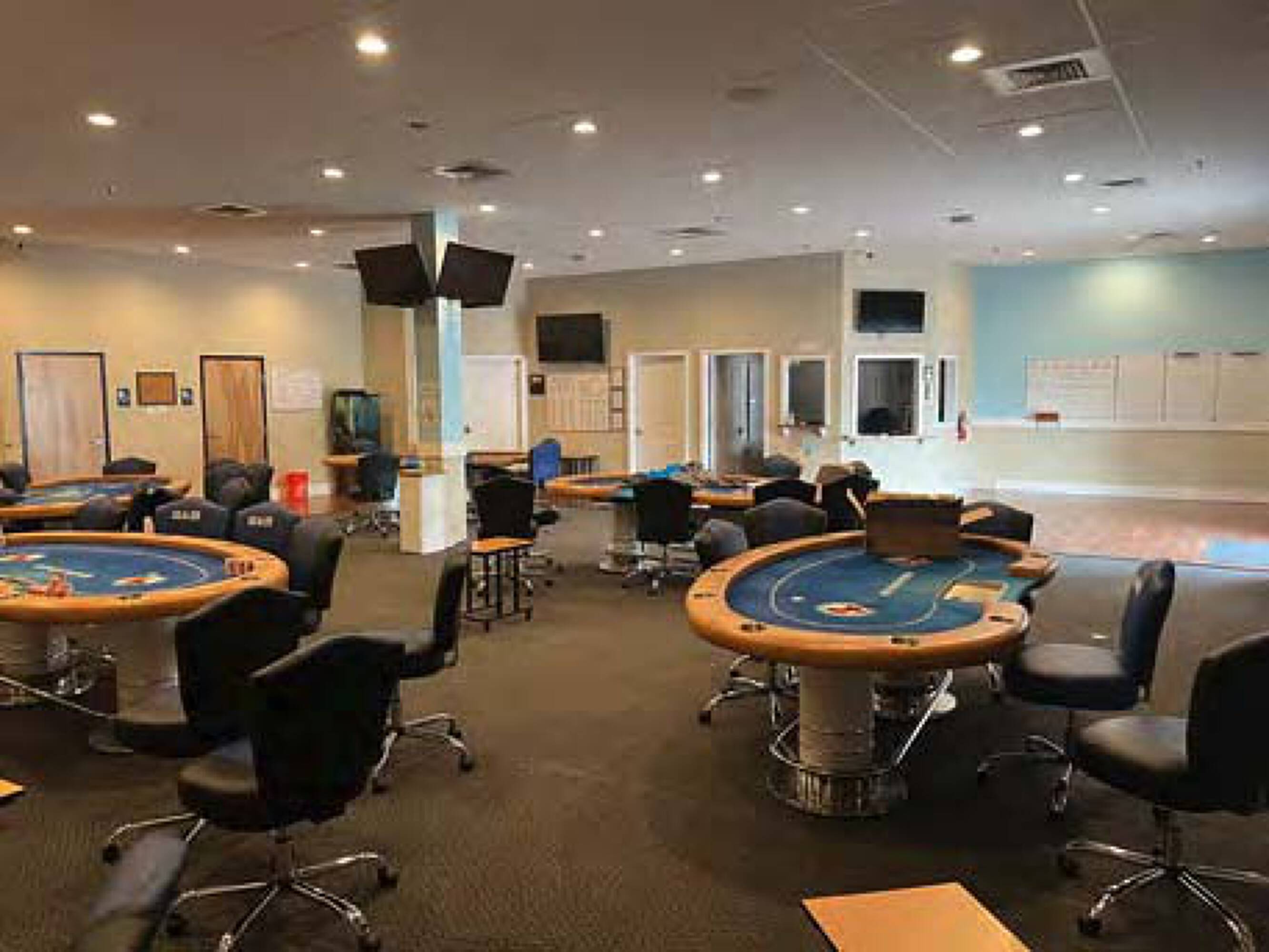 890 Seneca Rd, Eugene, OR 97402