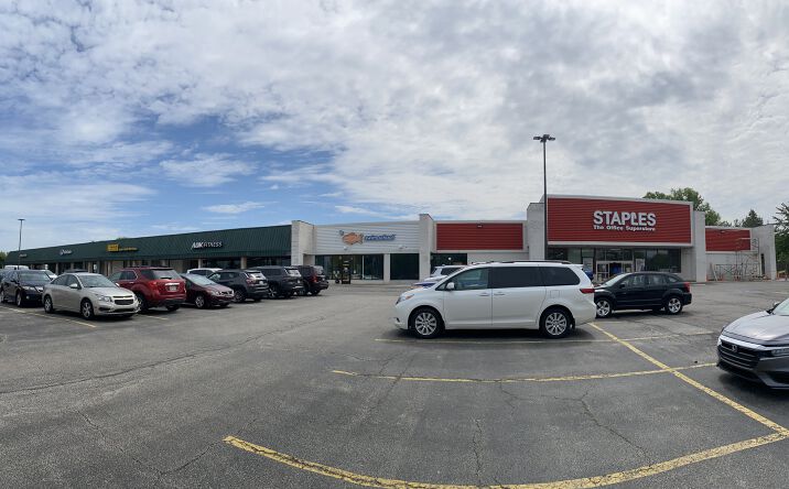 Pictures of Retail property located at 12421 Pearl Rd, Strongsville, OH 44136 for lease - image #1
