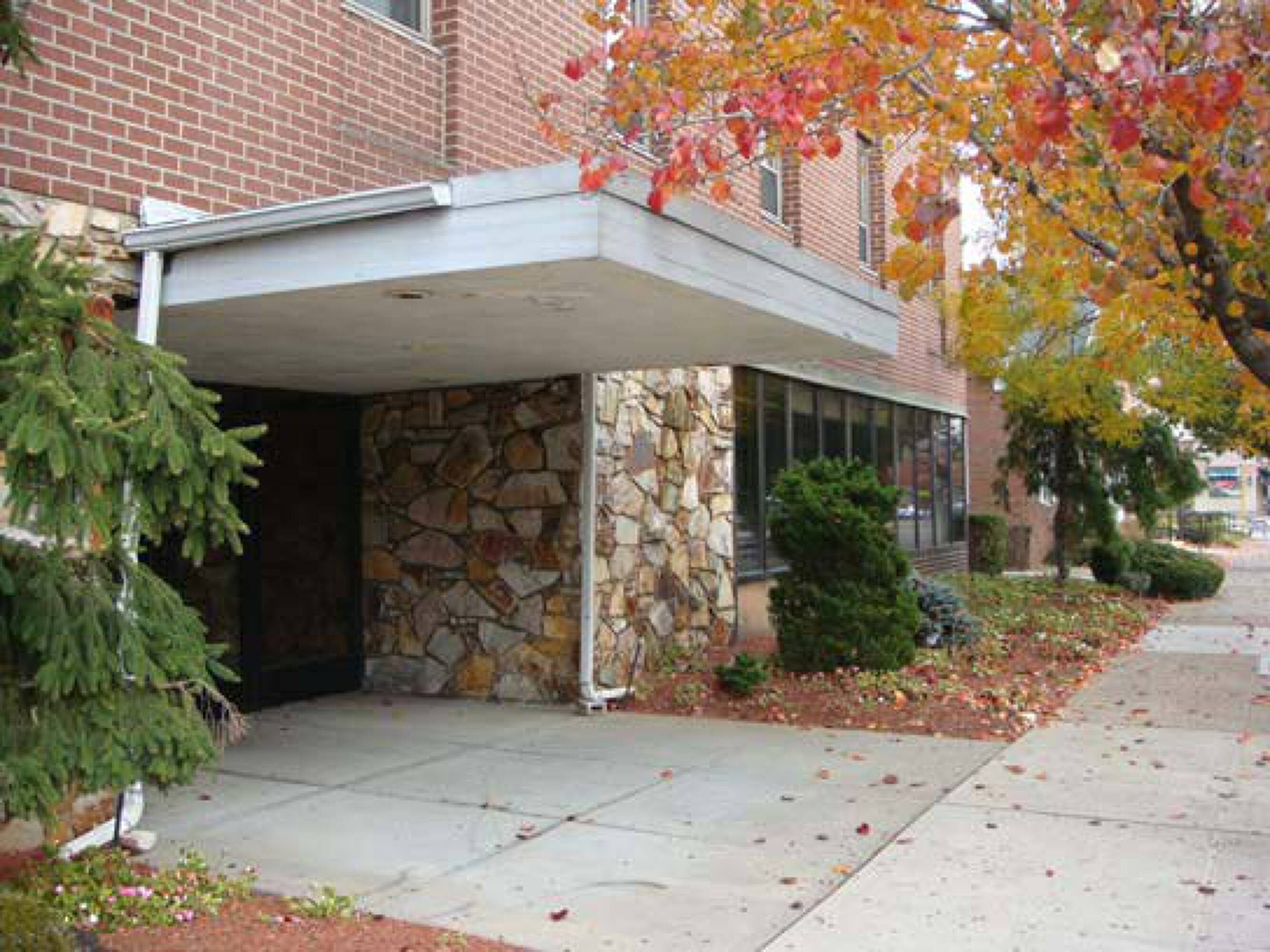 199 Jericho Turnpike, Floral Park, NY 11001