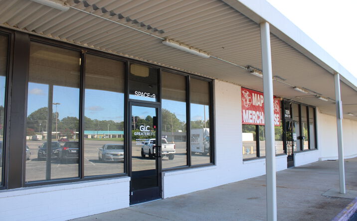 Pictures of Retail, Office, Special Purpose property located at 1325 S Highland Ave, Jackson, TN 38301 for lease - image #1