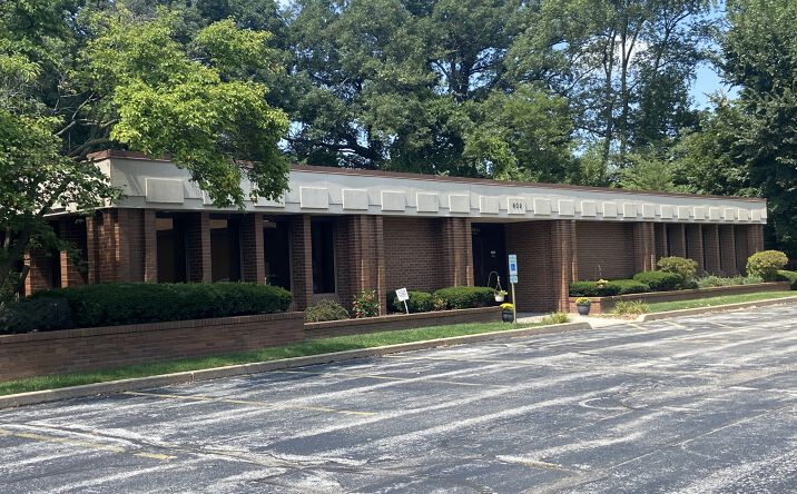 Pictures of Office property located at 609 35th Ave, Moline, IL 61265 for lease - image #1