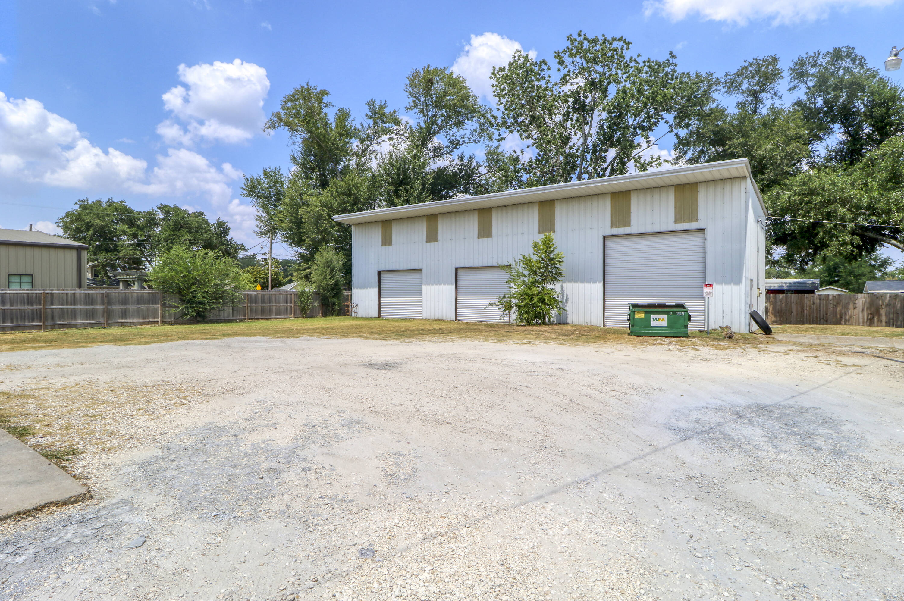 420 W McNeese St, Lake Charles, LA 70605