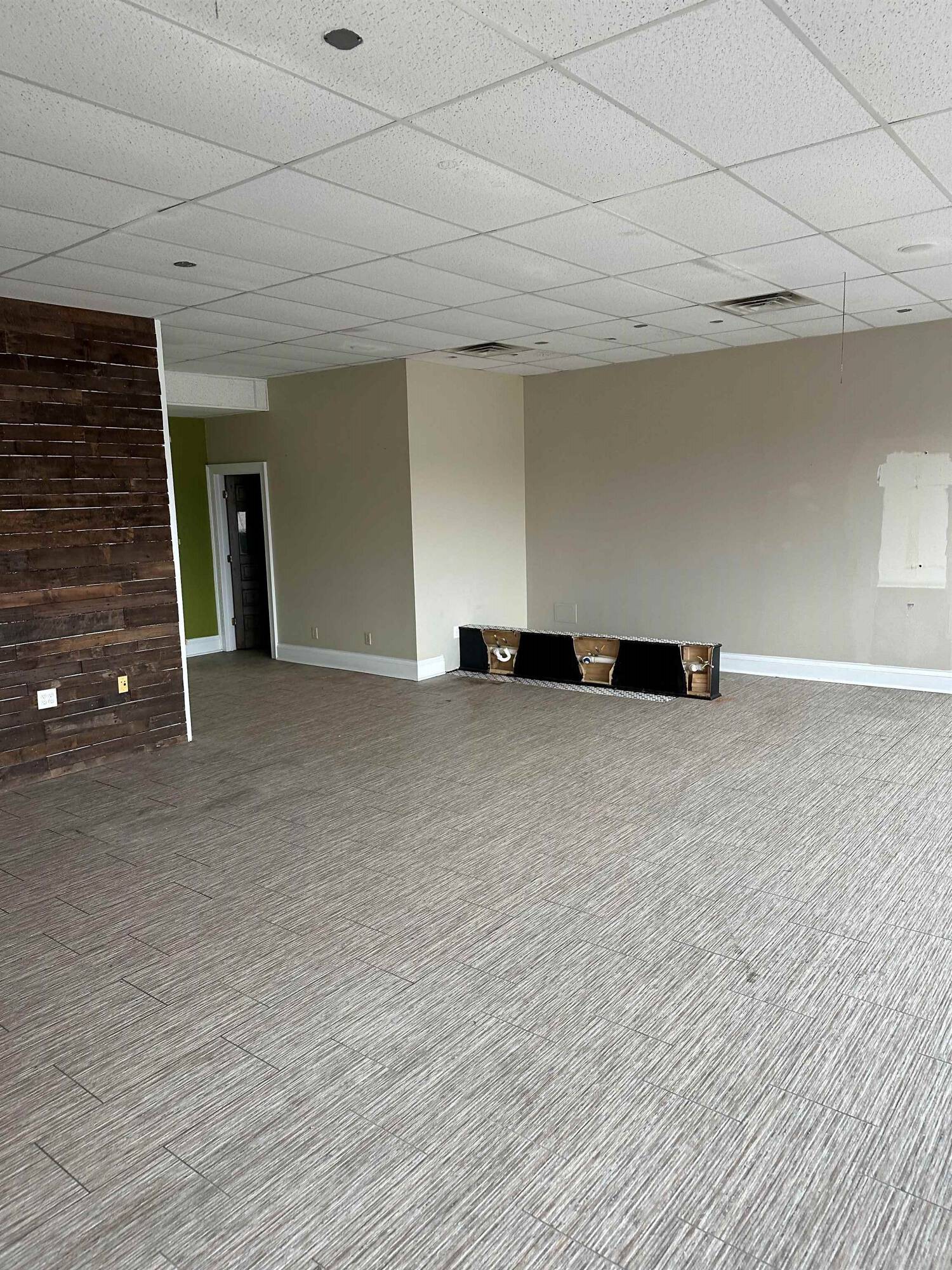 3250 Kennedy Circle, Dubuque, IA 52001