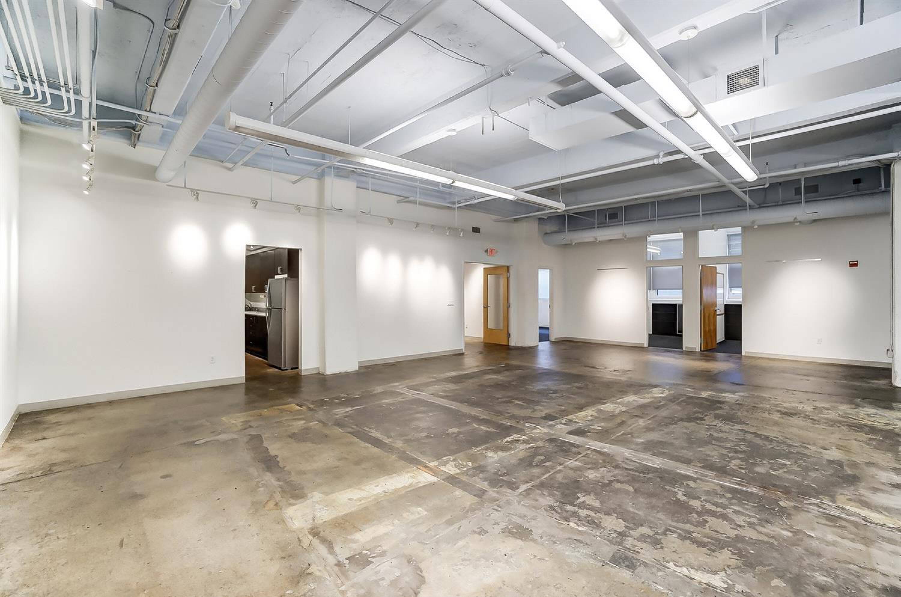 20 E Central Pkwy, Cincinnati, OH 45202 | Crexi.com