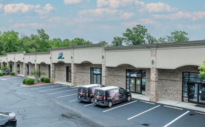 Pictures of Industrial property located at 131 Crosslake Park Dr, Mooresville, NC 28117 for lease - image #1