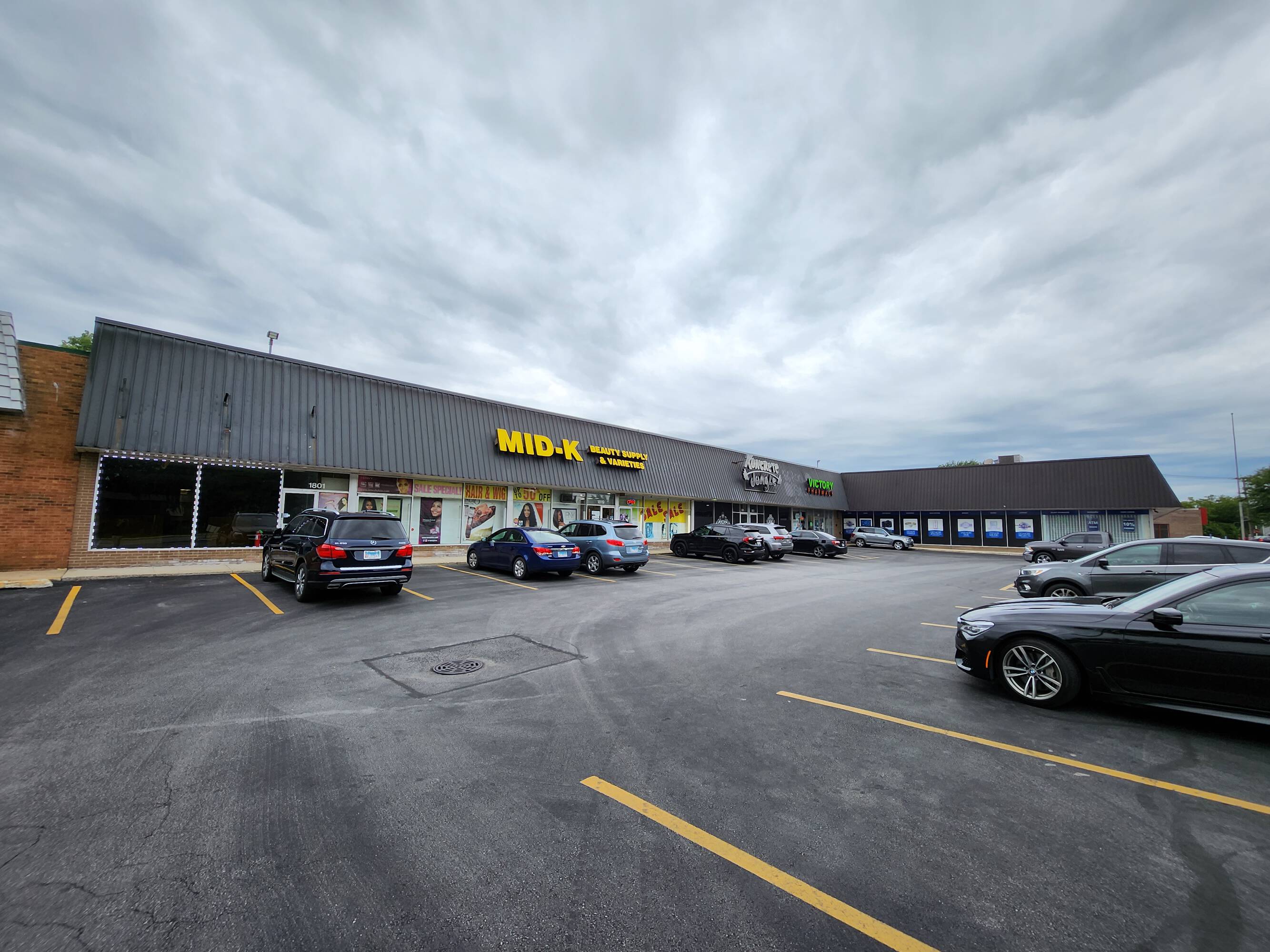 1801 River Oaks Dr, Calumet City, IL 60409