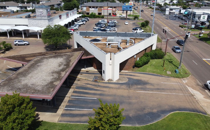 Pictures of Retail, Office property located at 1440 Canton Mart Rd, Jackson, MS 39211 for lease - image #1