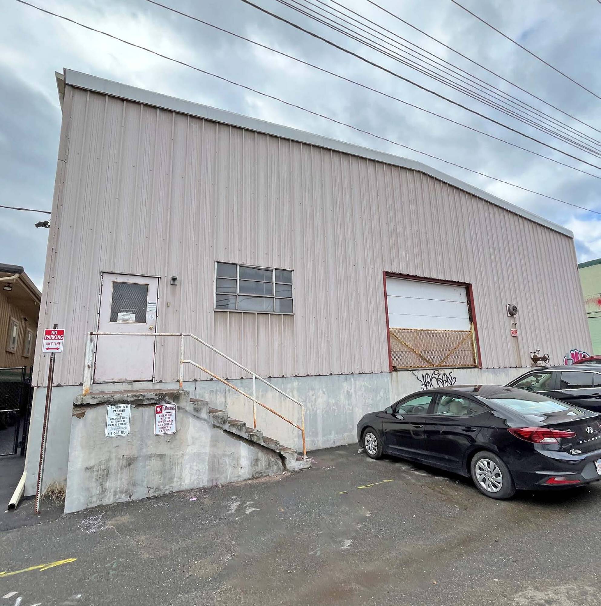 28 Appleton St, Holyoke, MA 01040