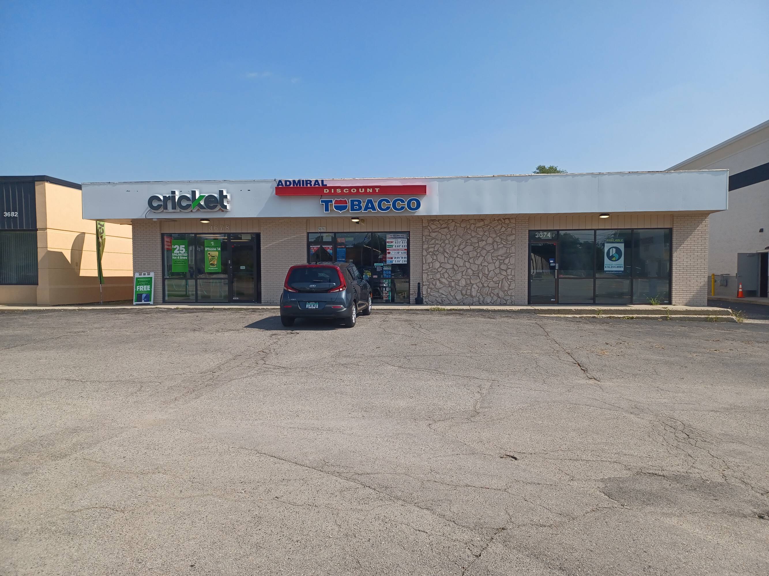 3674 Plainfield Ave NE, Grand Rapids, MI 49525