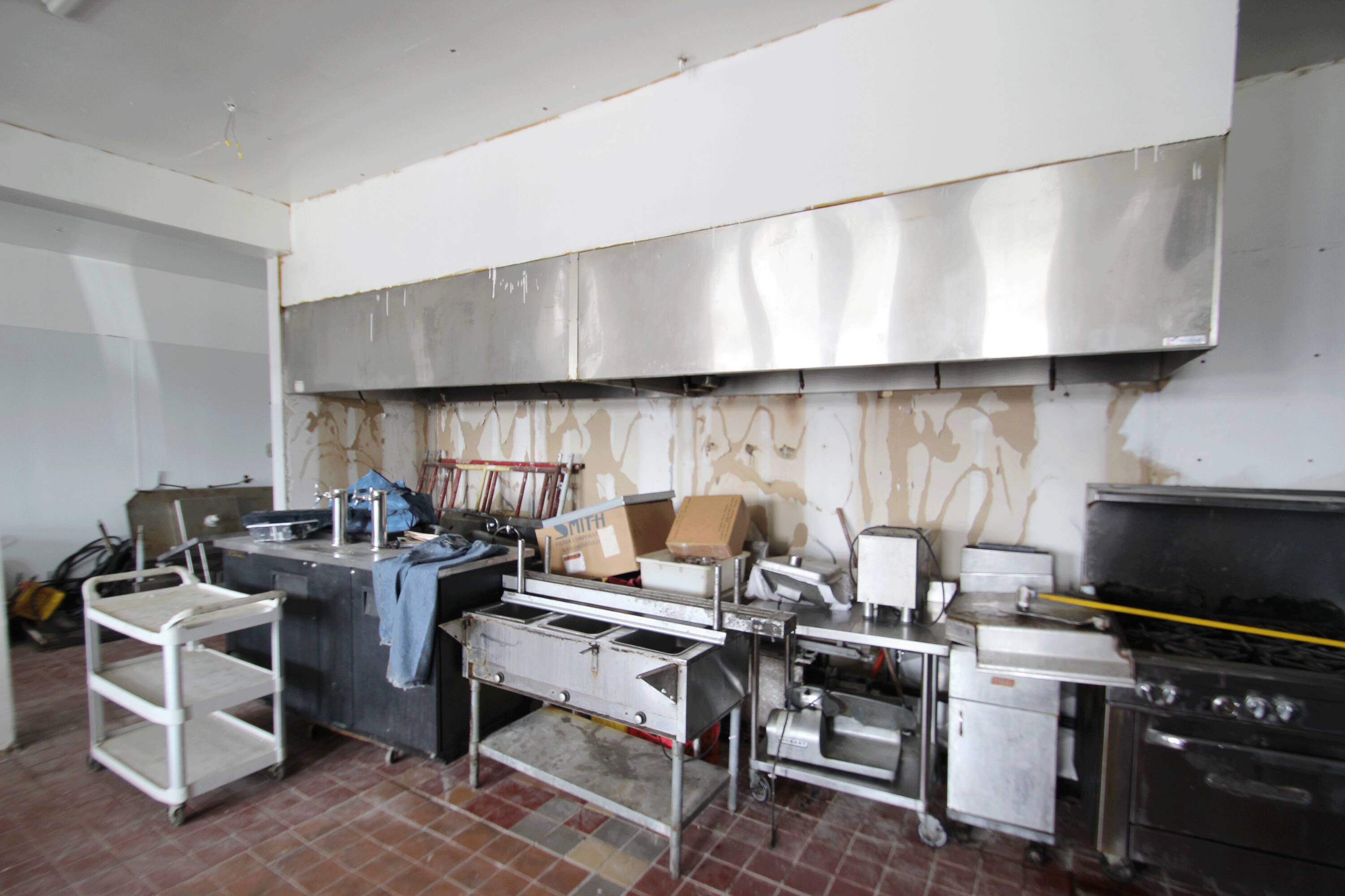 7649 Broadview Rd, Seven Hills, OH 44131