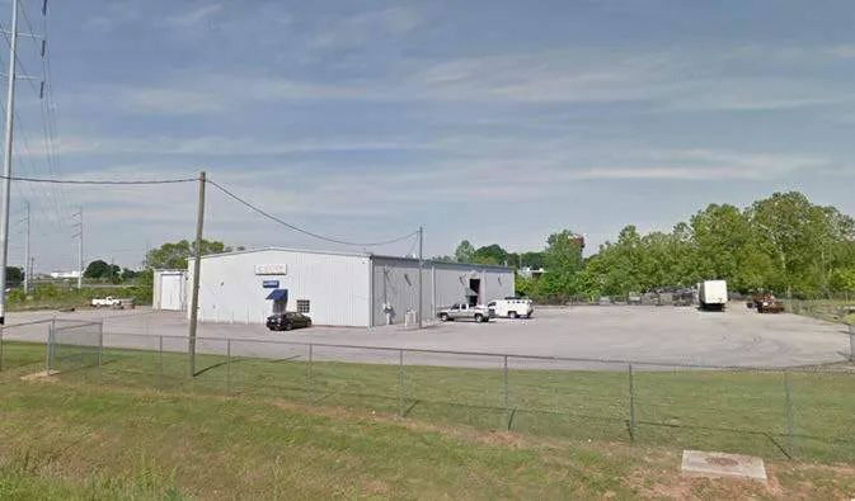 1061 McEntire Ln NW, Decatur, AL 35601