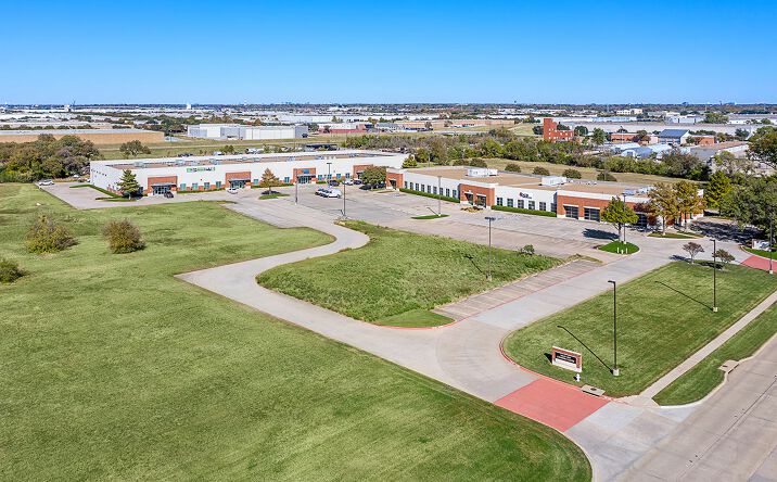Pictures of Industrial property located at 1861 Valley View Ln, Farmers Branch, TX 75234 for lease - image #1