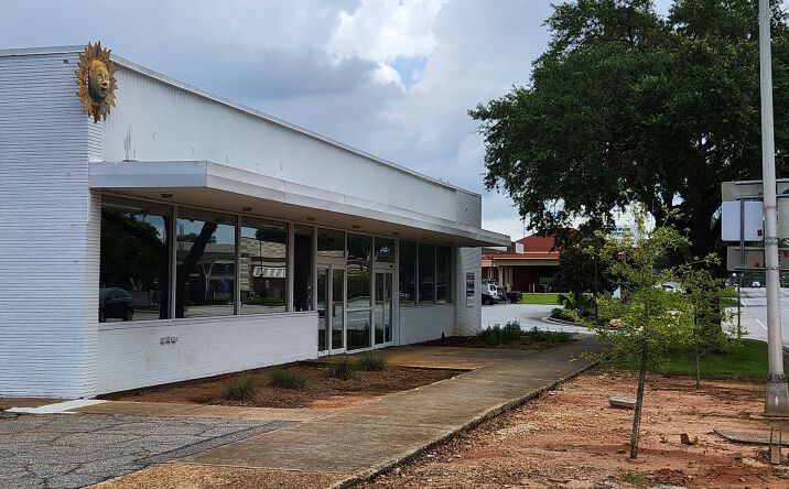 Pictures of Office property located at 317 W Oglethorpe Blvd, Albany, GA 31701 for lease - image #1