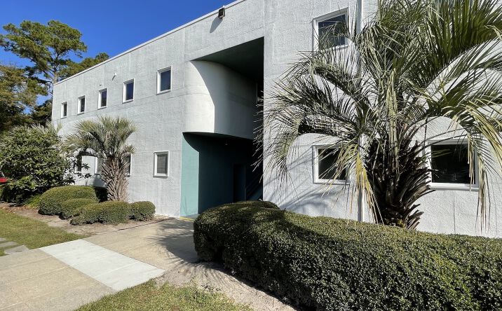 Pictures of Office property located at 107 W 6th N St, Summerville, SC 29483 for lease - image #1