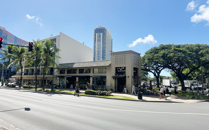 Pictures of Retail property located at 2113 Kalākaua Ave, Honolulu, HI 96815 for lease - image #1