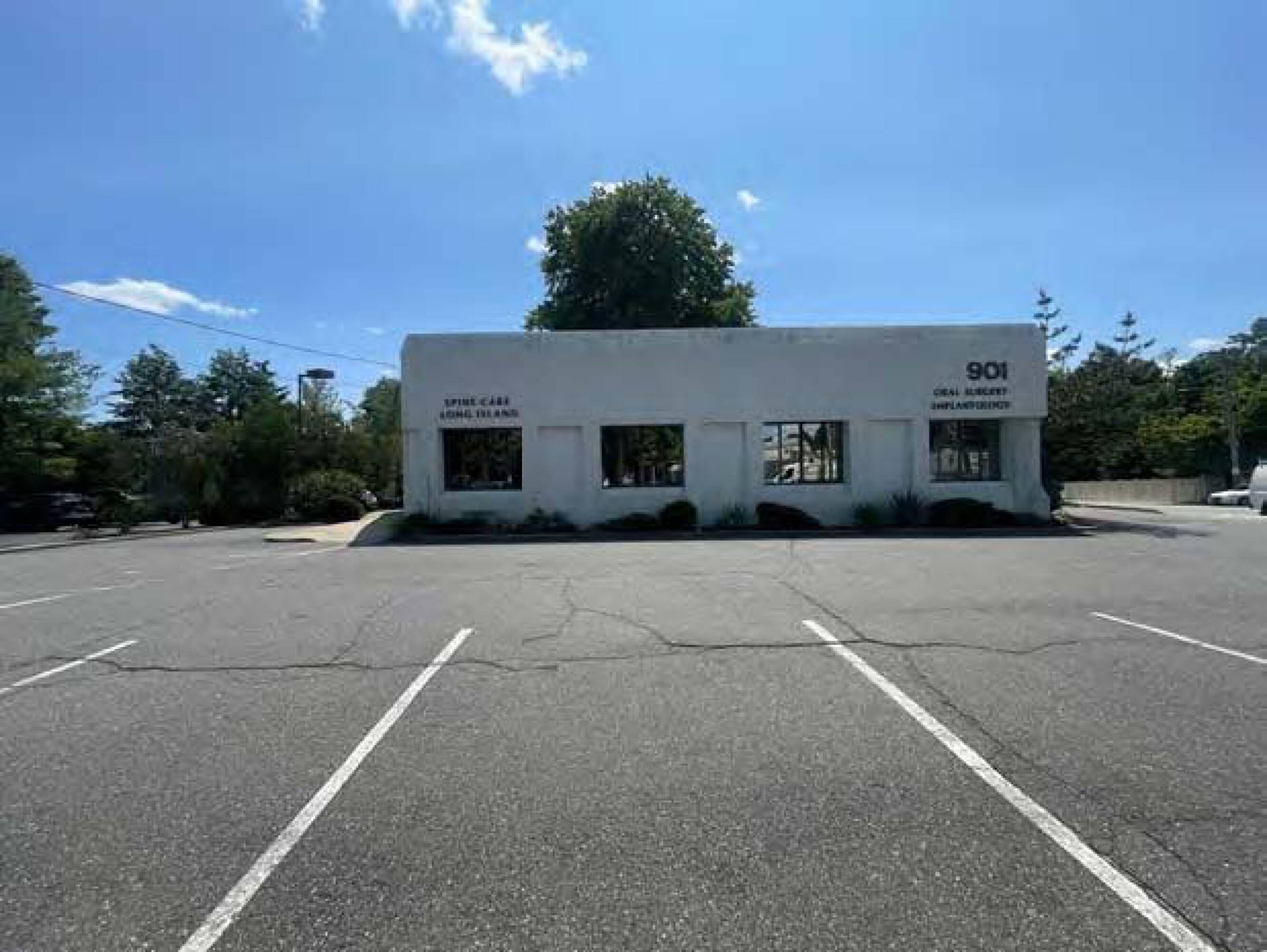 901 Old Country Rd, Plainview, NY 11803