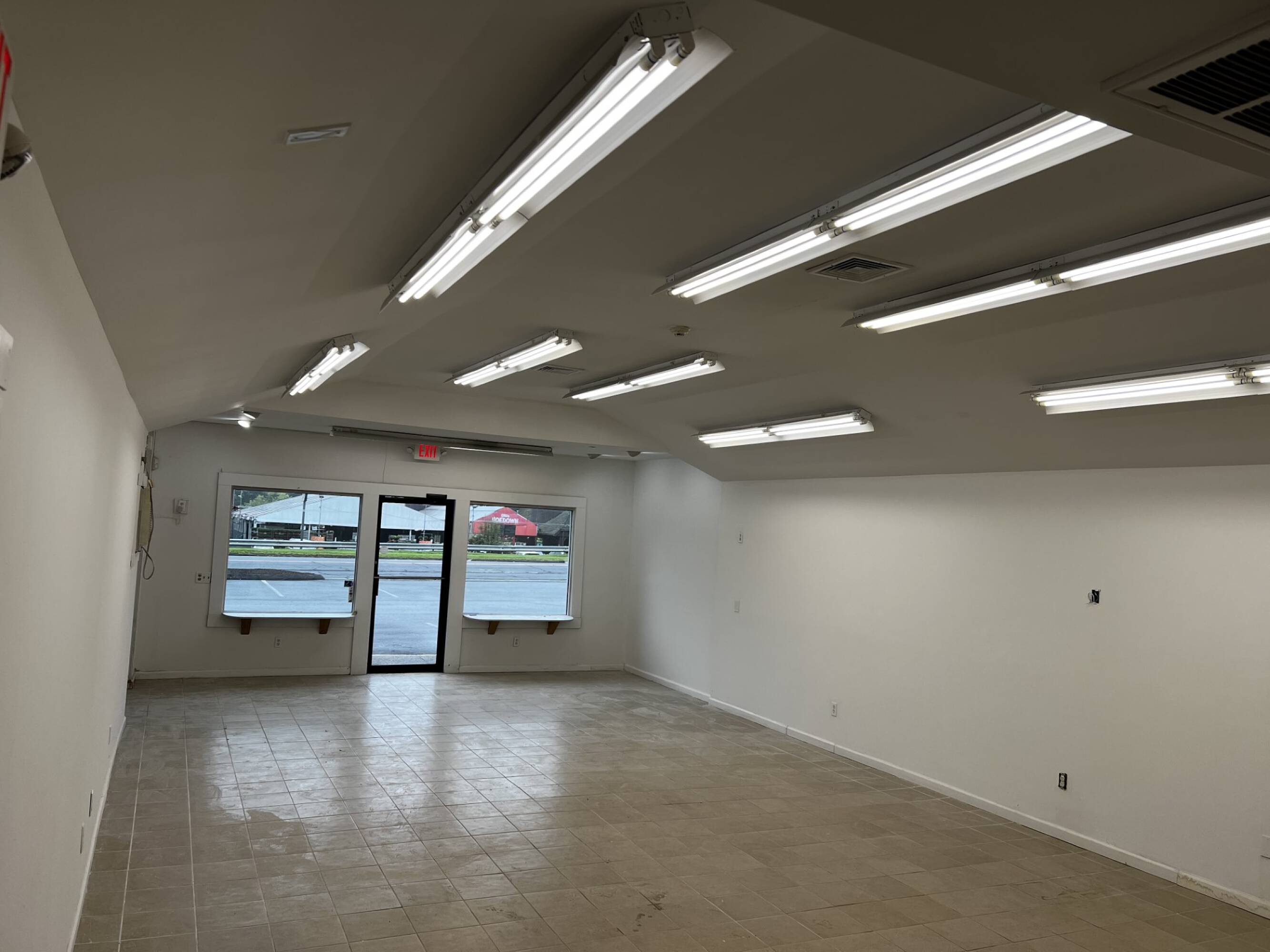 128 Federal Road , Danbury, CT 06811