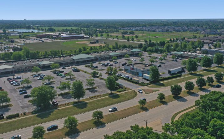 Pictures of Retail property located at 3125 - 3224 S Route 59, Naperville, IL 60564 for lease - image #1