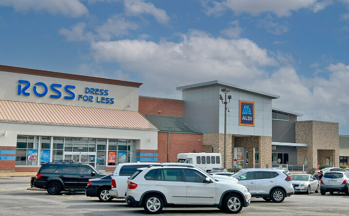 Pictures of Retail property located at 11200-11298 W Florissant Ave, Florissant, MO 63003 for lease - image #1