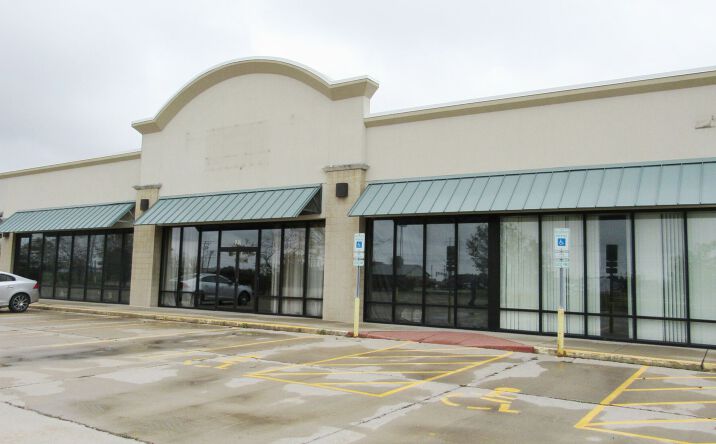 Pictures of Retail, Office property located at 2243 Westgate Dr, Bloomington, IL 61705 for lease - image #1