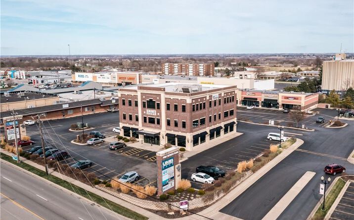 Pictures of Office property located at 1211 N Belt Highway, St Joseph, MO 64506 for lease - image #1