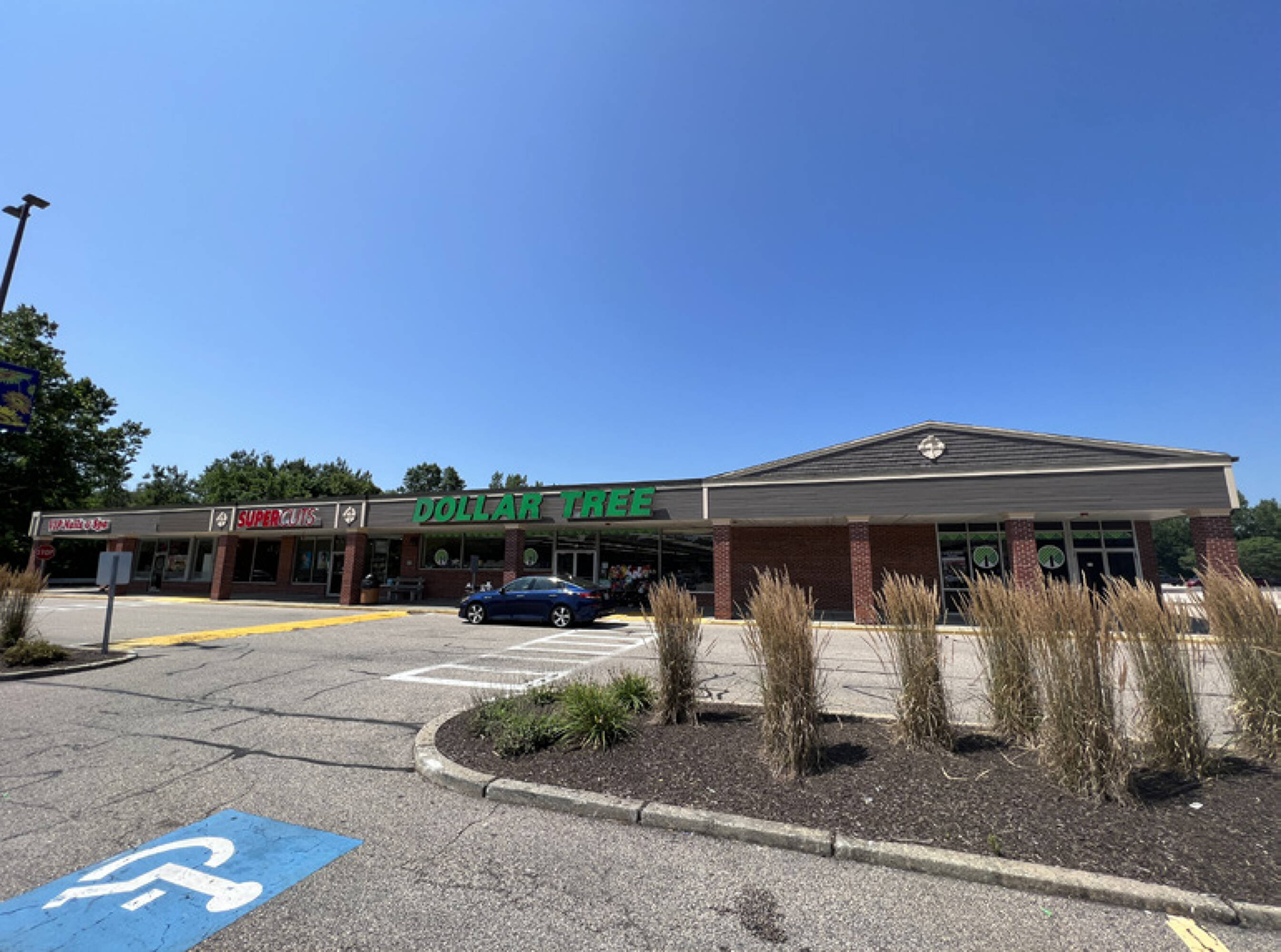 70 Mendon Rd, Cumberland, RI 02864