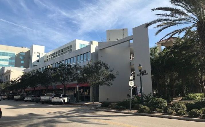 Pictures of Office property located at 1900 Main St, Sarasota, FL 34236 for lease - image #1