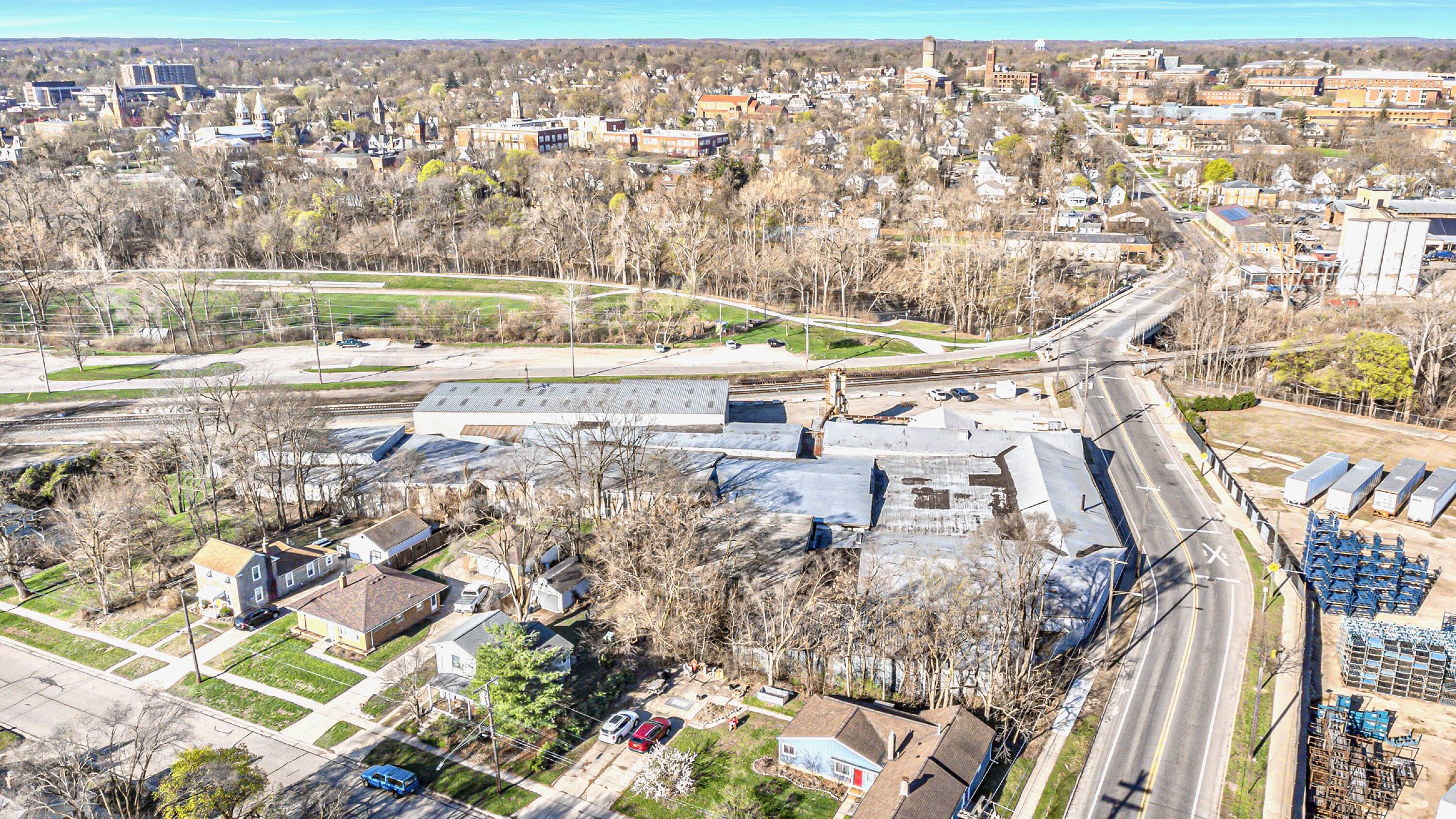 12 E Forest Ave, Ypsilanti, MI 48198