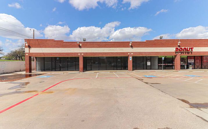 Pictures of Retail property located at 2301 Central Dr, Bedford, TX 76021 for lease - image #1