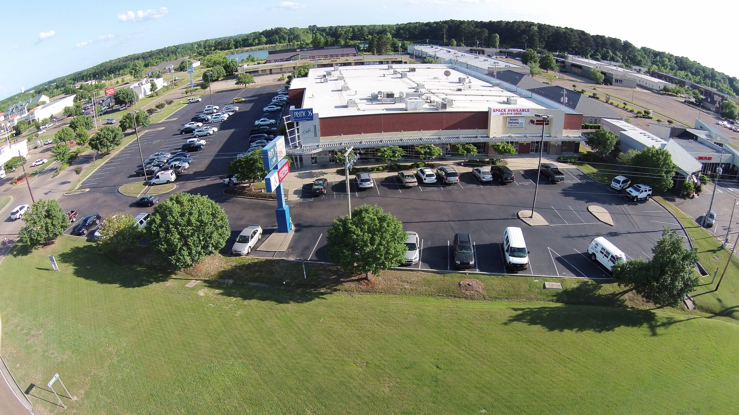 2323 Lakeland Dr, Flowood, MS 39232