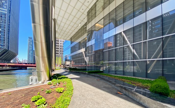 Pictures of Office property located at 110 N Upper Wacker  Dr, Chicago, IL 60606 for lease - image #1